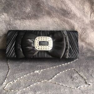 𝅺WHITTALL & Shon Black Rhinestone brooch with a bow‎ clutch or shoulder purse